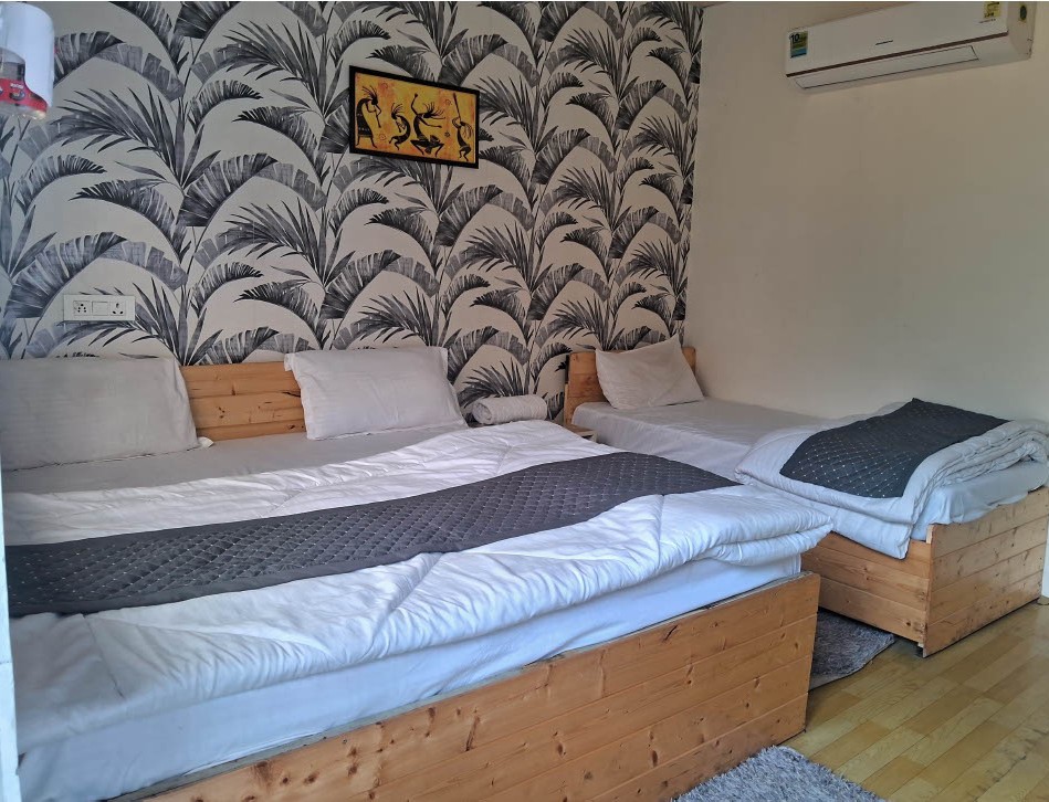 mixed vegetable salad in a mason jar. 